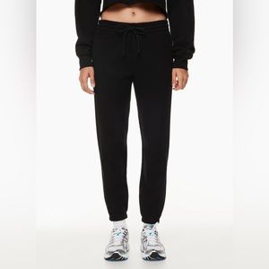 Tna cozy fleece boyfriend sweatpant - black